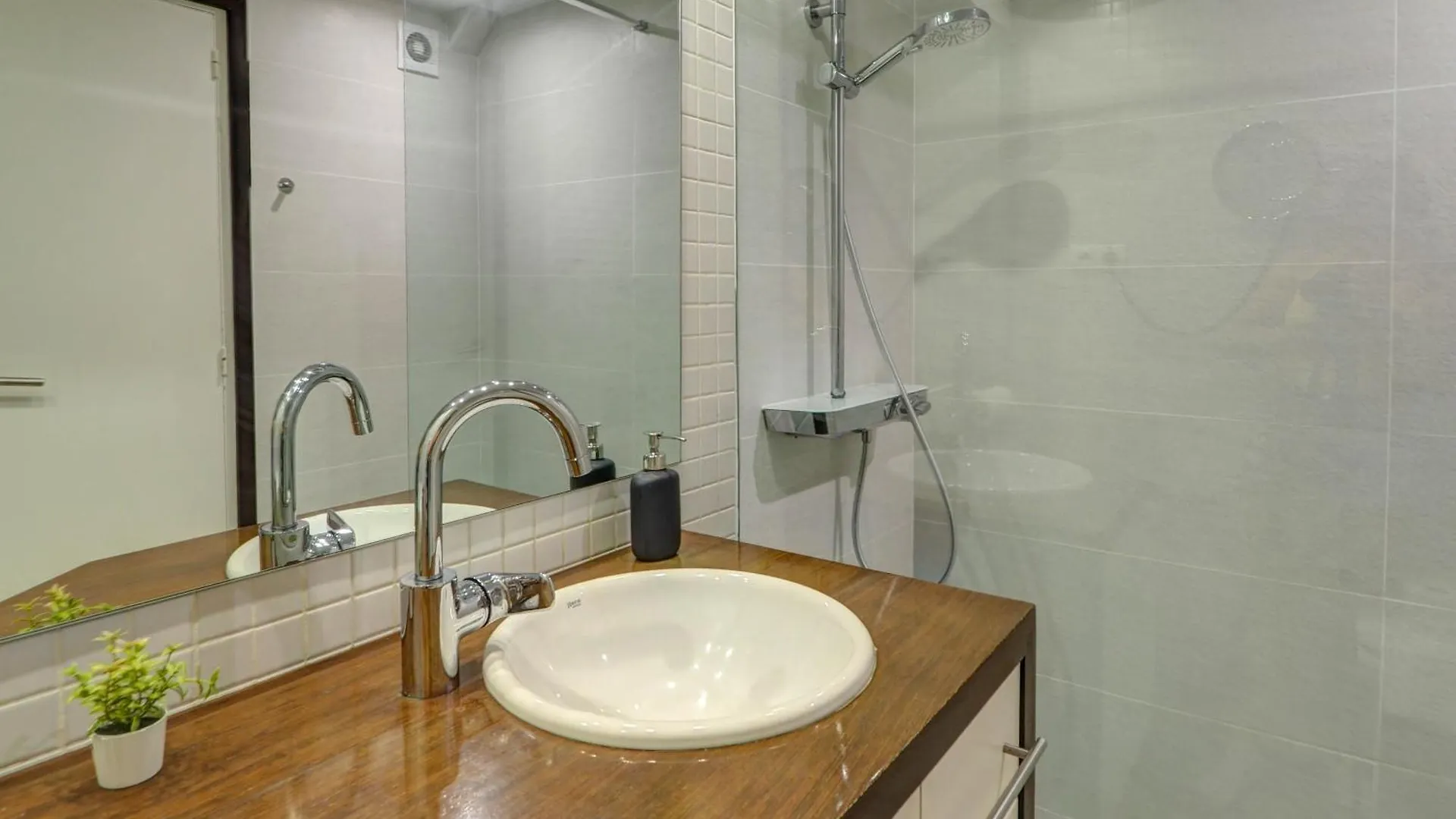 Balmins Surf By Hello Homes Sitges 0*,
